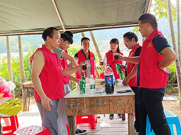 國慶假期科鼎數(shù)控團建1-登山燒烤篇