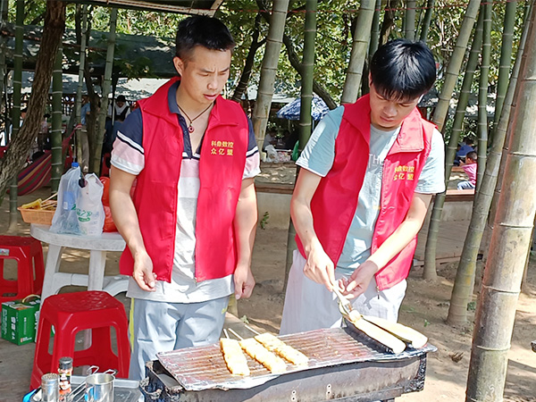 科鼎國慶假期科鼎數(shù)控團建1-登山燒烤篇